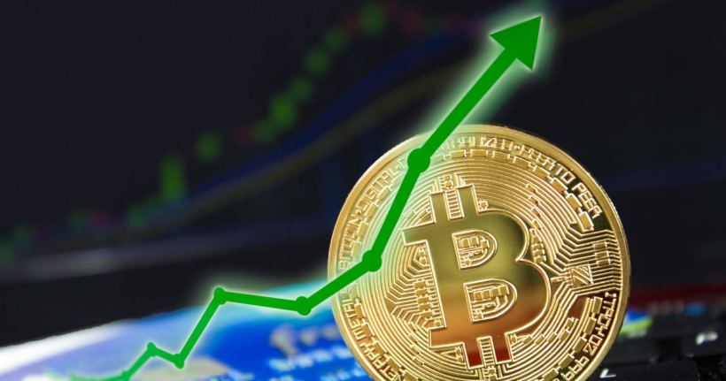 -bitcoin-thrives,-nasdaq-dives-|-this-week-in-crypto-–-nov-7,-2022